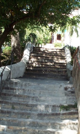 Steps to Hotel 1829